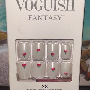 KISS Voguish Fantasy Press On Nails Short Square Pearl White Pink Tulip